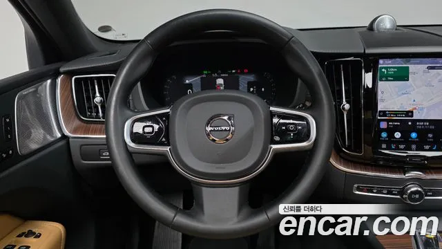 Volvo XC60 Generation 2 — Фото автомобиля 12