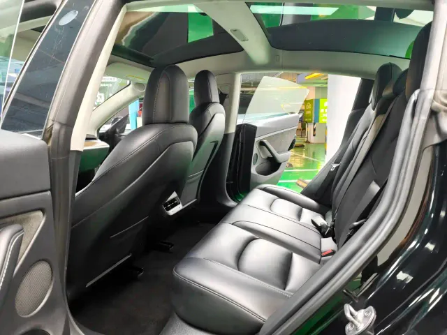 Tesla Model 3 — Фото автомобиля 9