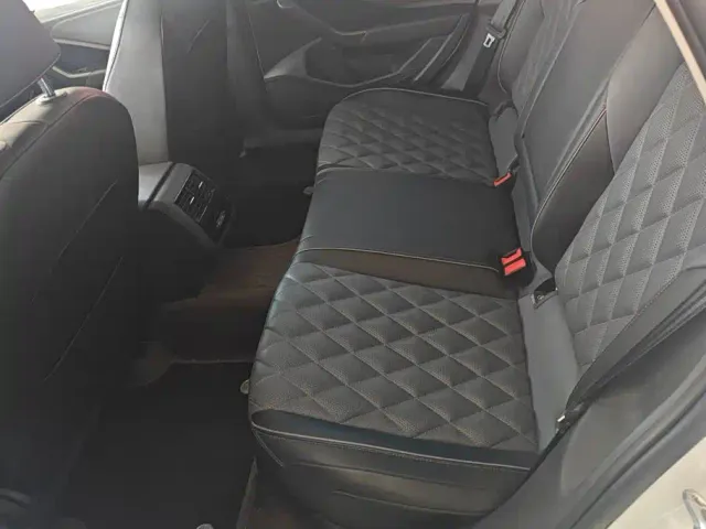 Volkswagen Sagitar — Фото автомобиля 11
