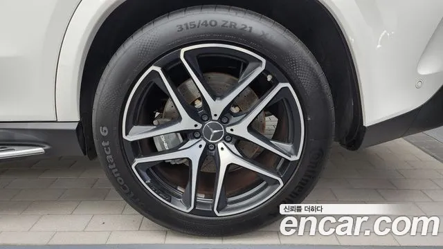 Mercedes-Benz GLE-Class — Фото автомобиля 17