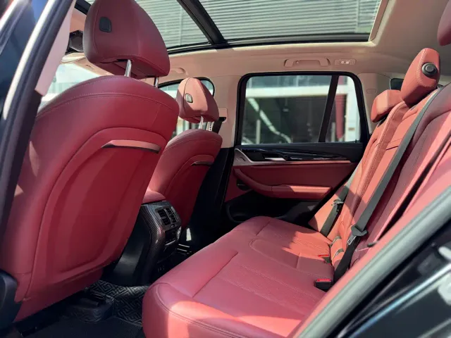 BMW iX3 — Фото автомобиля 5