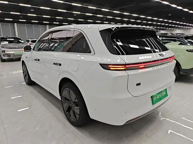 Li Auto L6 — Фото автомобиля 4