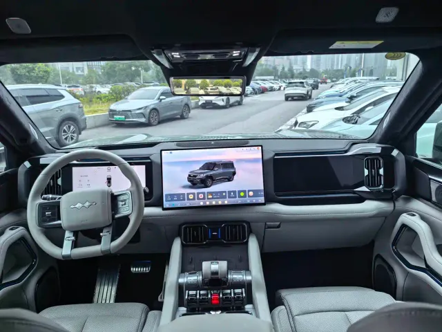 BYD FangChengBao Leopard 8 — Фото автомобиля 5