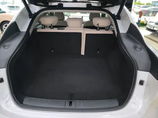 IM Motors LS6 — Фото автомобиля 18