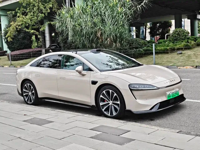 Luxeed S7 — Фото автомобиля 3