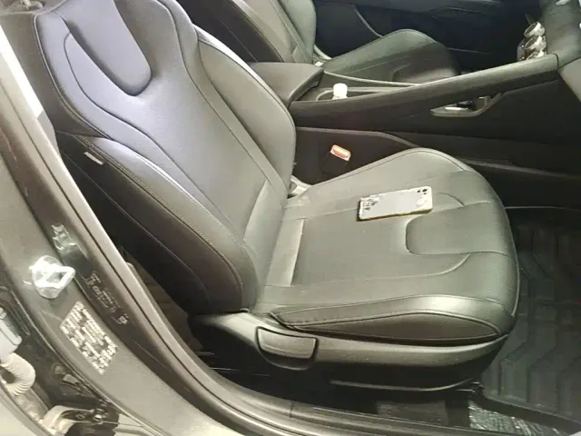 Hyundai Elantra — Фото автомобиля 24