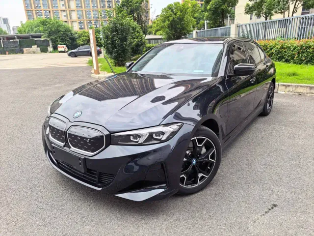 Фотография автомобиля — BMW i3