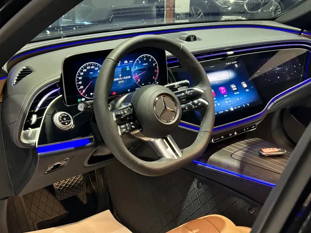 Mercedes-Benz E-Class — Фото автомобиля 6