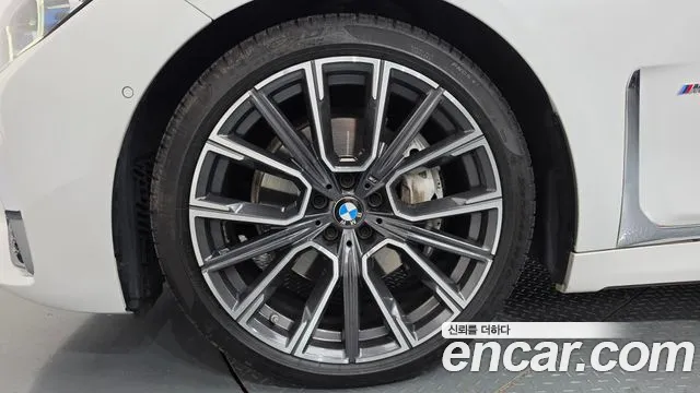 BMW 7 Series — Фото автомобиля 5