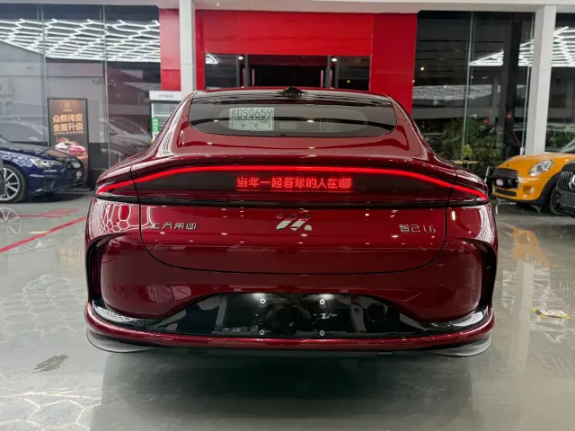 IM Motors L6 — Фото автомобиля 14