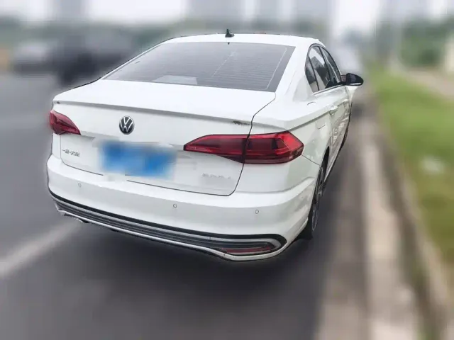 Volkswagen Bora — Фото автомобиля 4