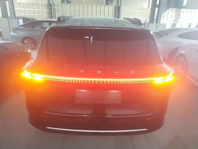 Xpeng G9 — Фото автомобиля 5