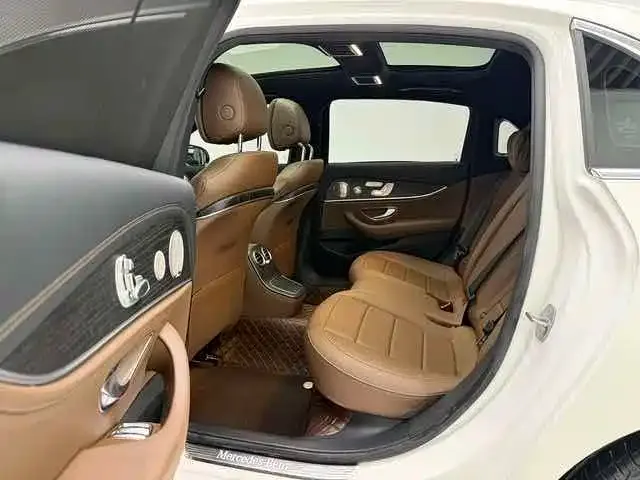 Mercedes-Benz E-Class — Фото автомобиля 10