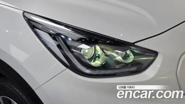Kia Niro — Фото автомобиля 7