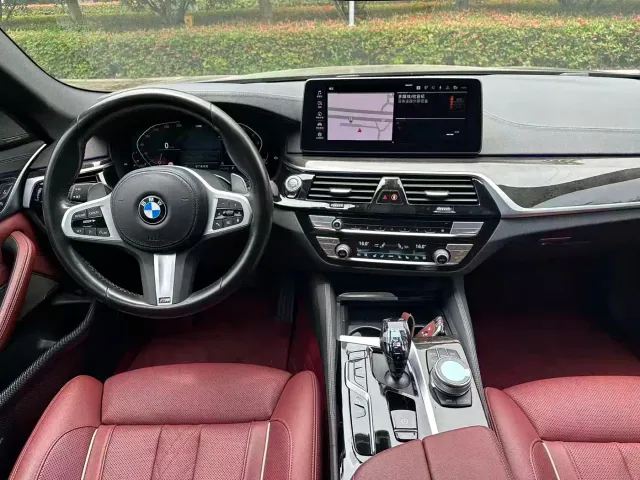 BMW 5 Series — Фото автомобиля 4