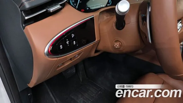 Genesis GV70 — Фото автомобиля 25