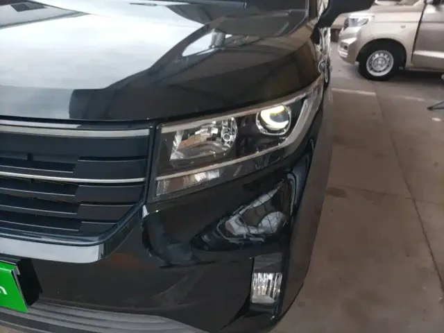 Wuling Zhengcheng — Фото автомобиля 23