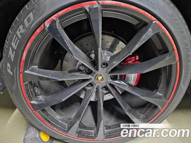 Lamborghini Urus — Фото автомобиля 5