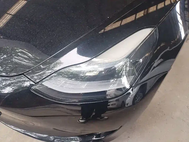 Tesla Model 3 — Фото автомобиля 23