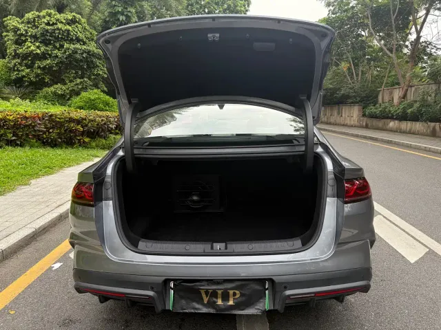 BYD Qin L — Фото автомобиля 14