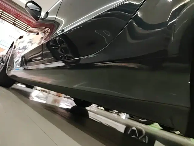 Tesla Model 3 — Фото автомобиля 21