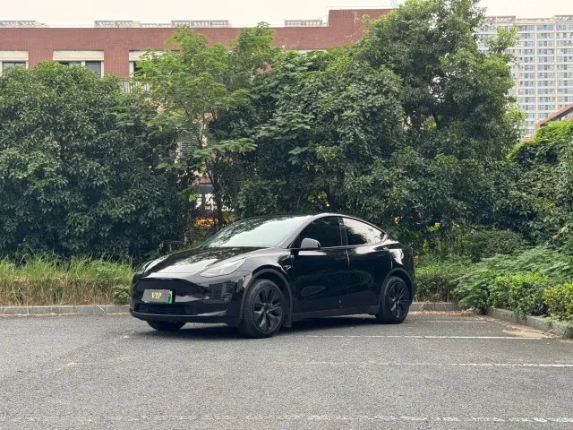 Фотография автомобиля — Tesla Model Y