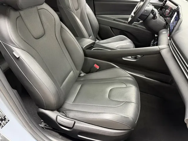Hyundai Elantra — Фото автомобиля 16
