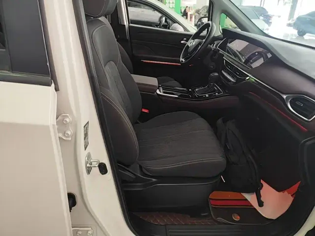 GAC Trumpchi M6 — Фото автомобиля 24