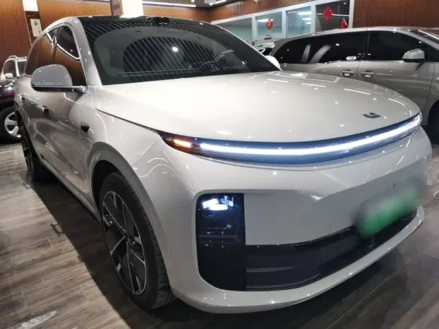 Li Auto L6 — Фото автомобиля 3