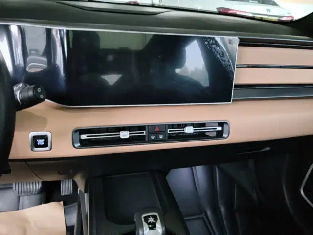 Geely ICON — Фото автомобиля 12