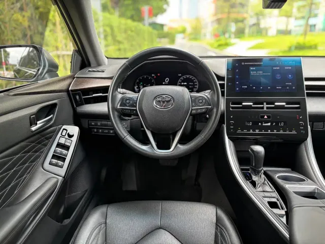 Toyota Avalon — Фото автомобиля 6