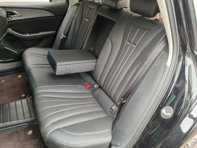 Hongqi H5 — Фото автомобиля 12