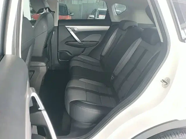 Geely Binyue — Фото автомобиля 16