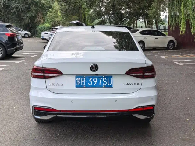 Volkswagen Lavida — Фото автомобиля 10