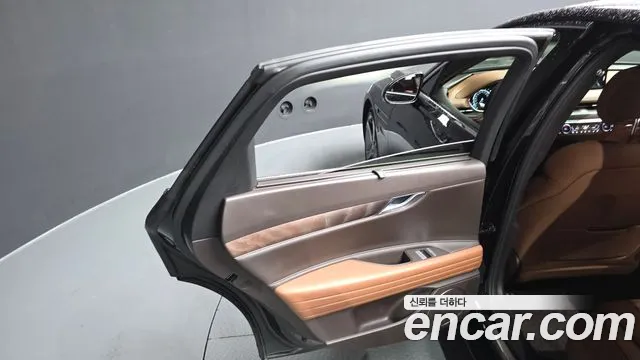 Genesis G80 Бензин 2.5 турбо AWD — Фото автомобиля 17