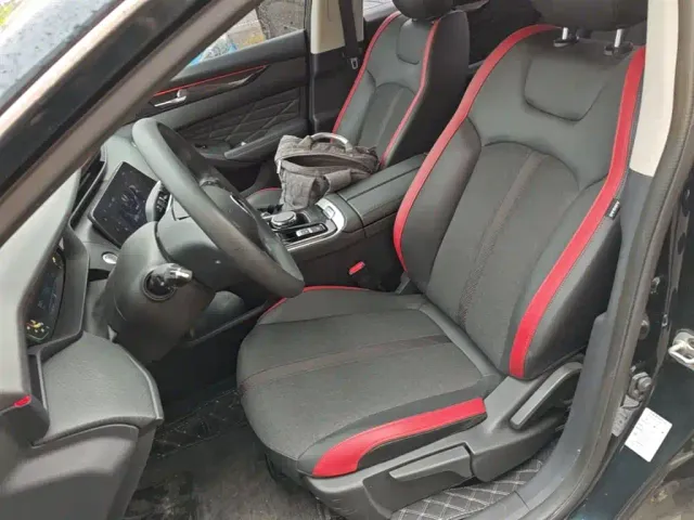 Dongfeng Yixuan MAX — Фото автомобиля 14