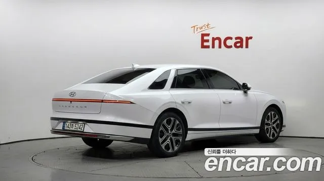 Hyundai Grandeur Grandeur (GN7) 2.5 Бензин 2WD — Фото автомобиля 2