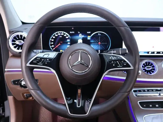Mercedes-Benz E-Class — Фото автомобиля 16