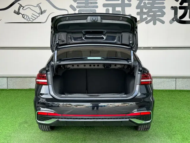 Volkswagen Lavida — Фото автомобиля 12
