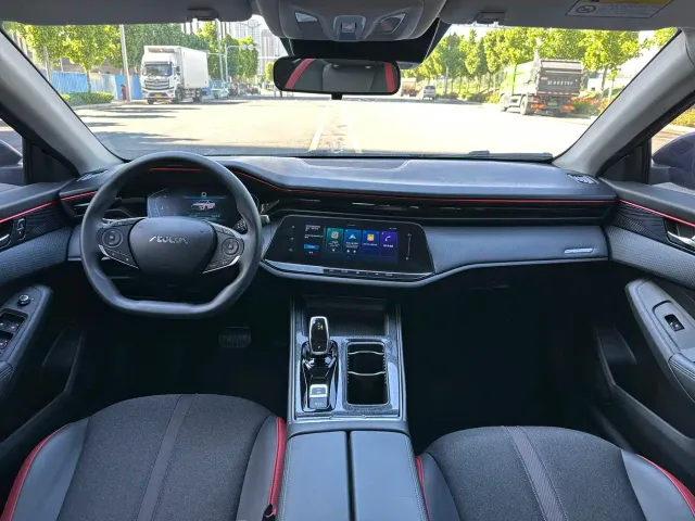 Dongfeng Yixuan MAX — Фото автомобиля 4