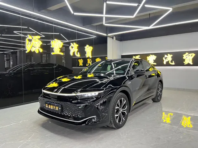 Фотография автомобиля — Toyota Crown SportCross