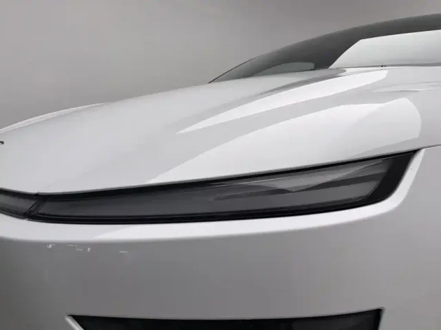Tesla Model Y — Фото автомобиля 7