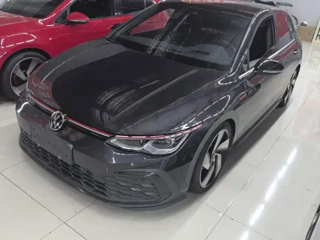 Фотография автомобиля — Volkswagen Golf GTI