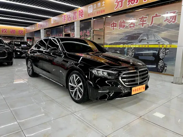 Mercedes-Benz E-Class — Фото автомобиля 3