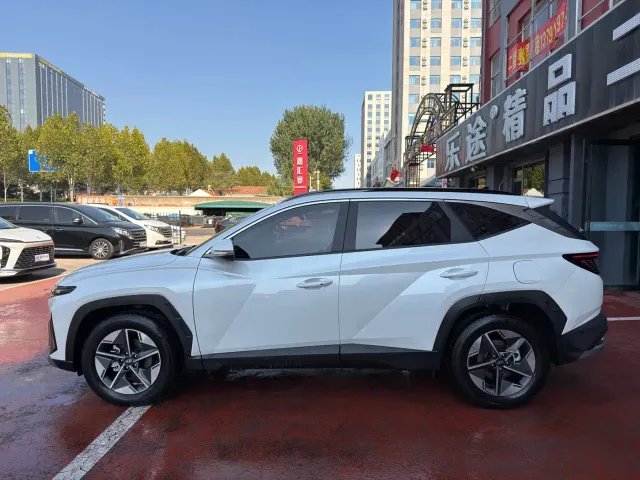 Hyundai Tucson — Фото автомобиля 3