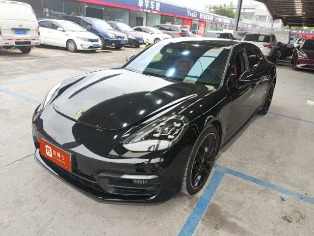 Фотография автомобиля — Porsche Panamera