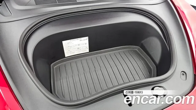 Tesla Model 3 — Фото автомобиля 6