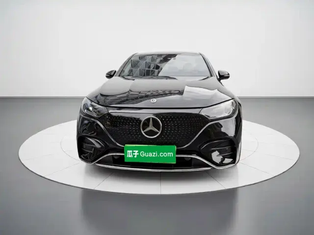 Mercedes-Benz EQE SUV — Фото автомобиля 23