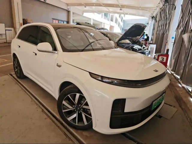 Li Auto L7 — Фото автомобиля 2