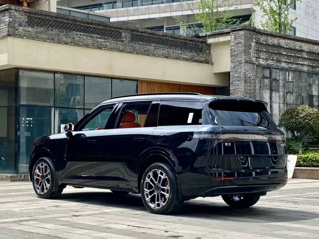 Lynk & Co 900 — Фото автомобиля 22